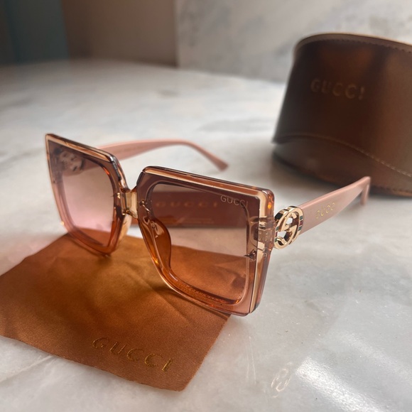 Gucci Pink and Gold Women's Sunglasses - Picture 2 of 10